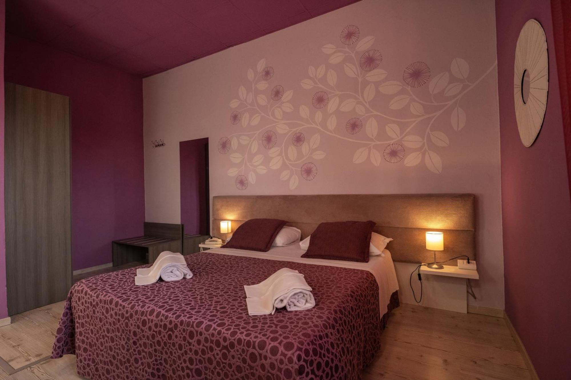 Hotel Palazzo Renieri - 3Stelle S Colle Val D'Elsa Exterior photo